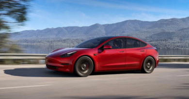 Tesla відкличе понад 2 млн електромобілів через проблеми з автопілотом