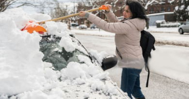 Як швидко почистити сніг з автомобіля