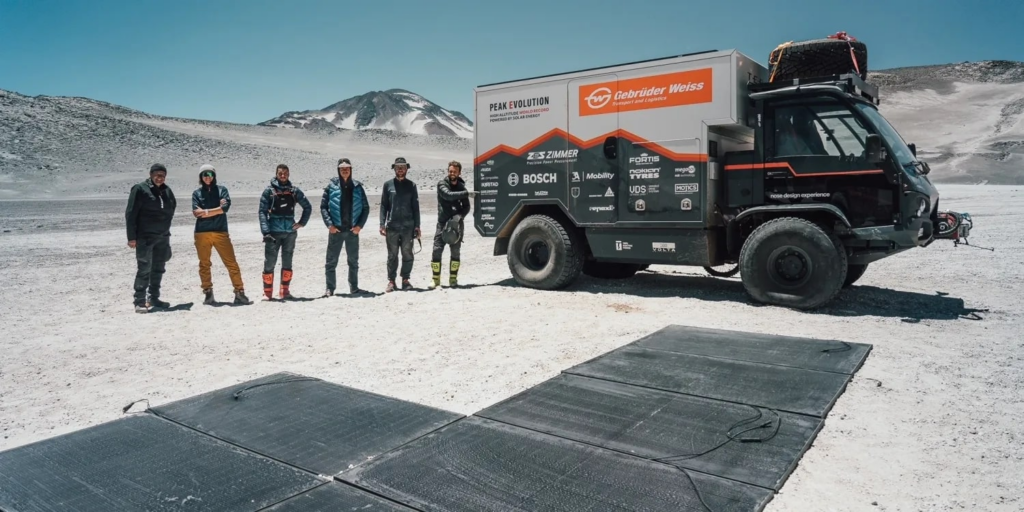 Електрична вантажівка встановила рекорд після підйому на найвищий вулкан