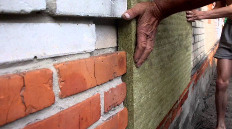 Заповнення каркасних конструкцій: обираємо матеріал для утеплення стін