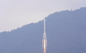 Прискорювачі китайської ракети впали поблизу житлових будинків