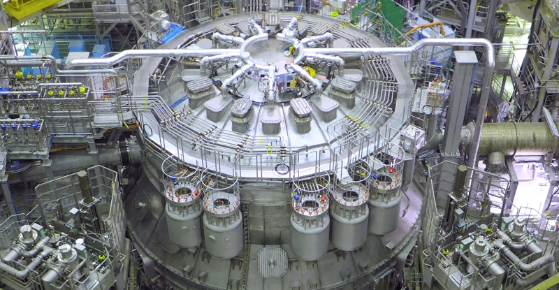 Найбільший у світі реактор ядерного синтезу вже запрацював