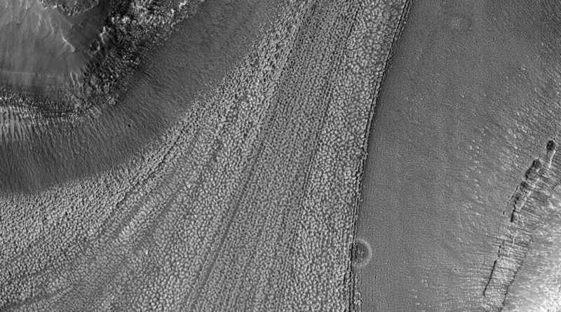 В Мережі показали крижаний потік на Марсі (фото)