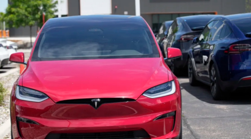 Tesla відкликає 120 тисяч Model S і X через проблему безпеки: Двері можуть відкритися під час аварії.