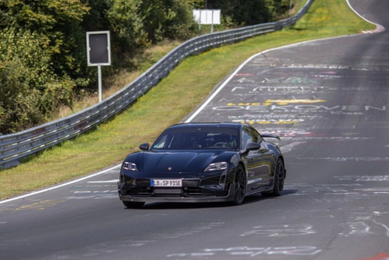 Спорткар Porsche побив рекорд Tesla (Фото)
