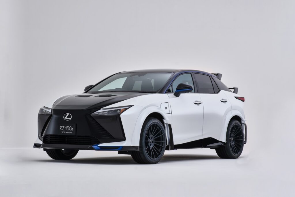 Компанія Lexus представила ексклюзивну версію кросовера RZ Special Edition