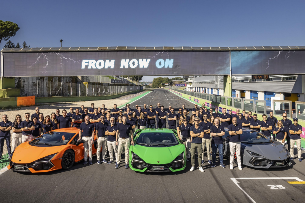 Черга за Lamborghini Revuelto розтягнулася на три роки