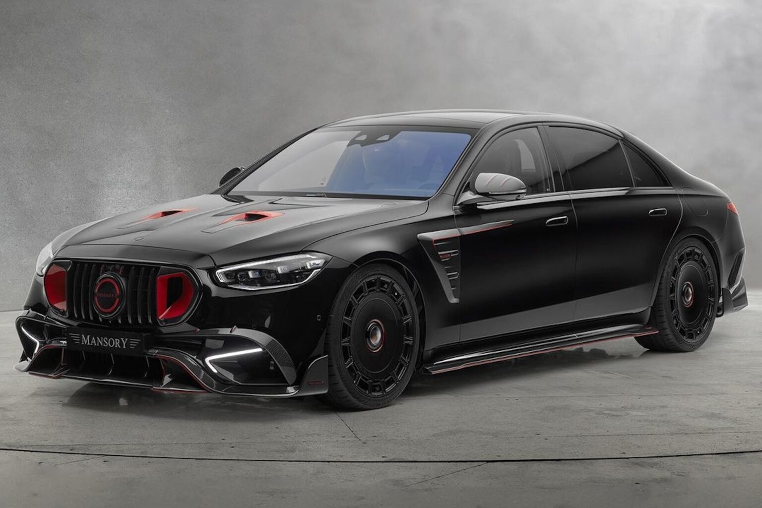 Mansory подарувала найпотужнішому Mercedes-Benz S-Class величезні червоні "ніздрі"