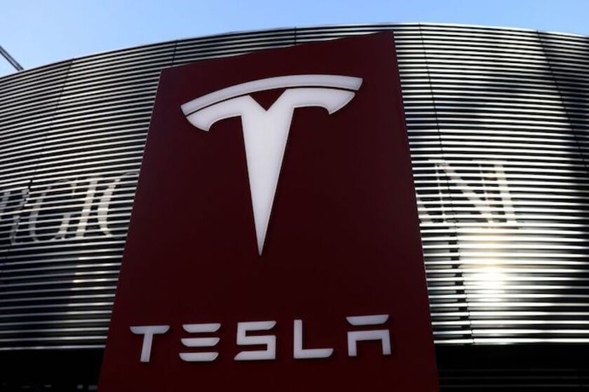 Важкі часи для Tesla: за два тижні 2024 року компанія втратила майже $100 млрд капіталізації