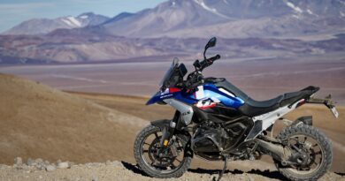 Мотоцикли BMW підкорили найвищий із діючих вулканів планети