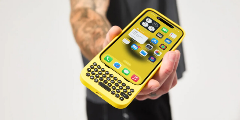 Чохол-клавіатура Clicks перетворює iPhone на BlackBerry