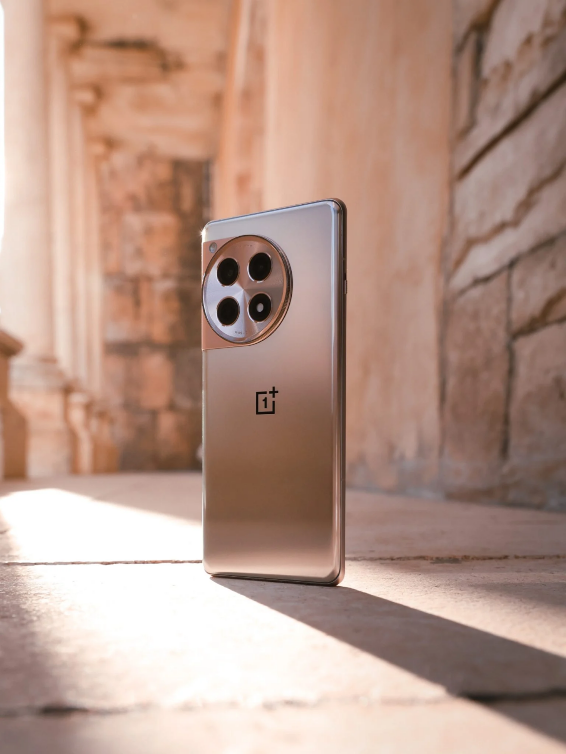 OnePlus Ace 3 Pro отримає вигнутий екран та Snapdragon 8 Gen 3