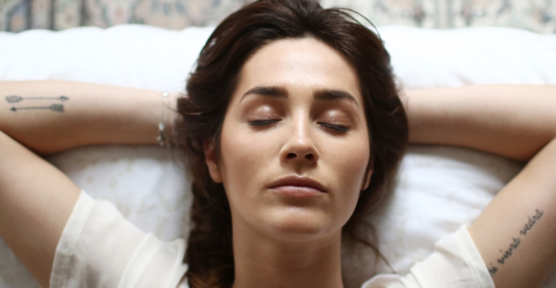 Певні аромати значно покращують роботу мозку під час сну