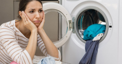Професор американського університету розповіла, як захистити одяг від мікропластику під час прання
