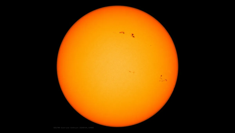 Рідкісне явище на Сонці: Парні сонячні спалахи вразили астрономів (Відео)