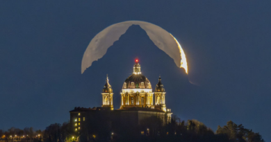 NASA оцінило: італійський фотограф ідеально зняв Місяць над Італією (фото)