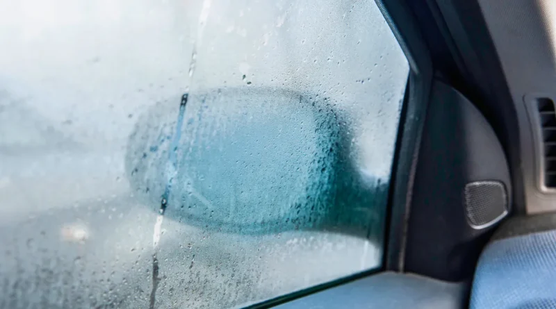 Як взимку боротися з вологістю в салоні автомобіля: 6 важливих порад для водіїв