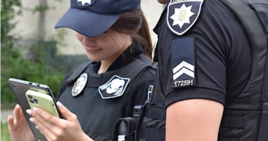 Чи мають право поліцейські в Україні фіксувати порушення ПДР на смартфони
