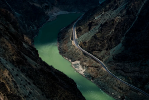 Китай будує першу в світі "супердамбу" вздовж річки Ярлунг-Зангбо