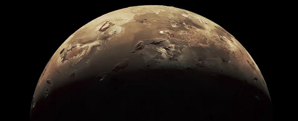 NASA опублікувало приголомшливі знімки вулканічних вивержень на супутнику Юпітера Іо