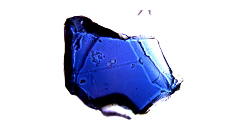 Рінгвудит: Унікальний мінерал, який може "зберігати воду" і розкривати таємниці земних надр