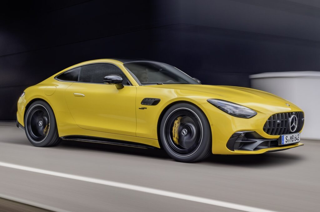 У Mercedes-AMG GT з'явилася початкова версія з електричним турбокомпресором