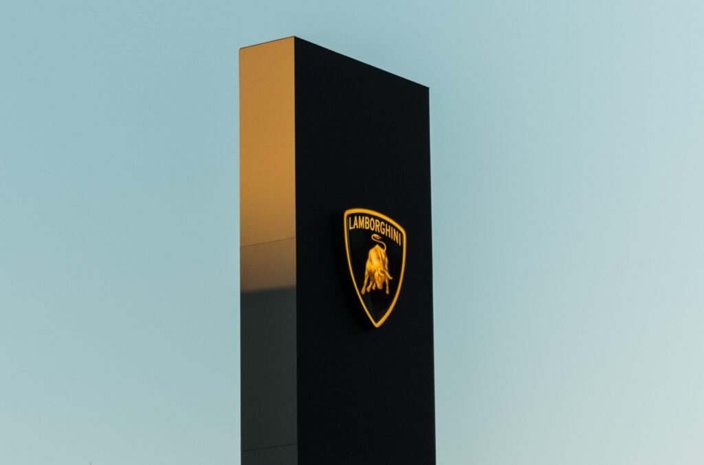 Компания Lamborghini впервые продала больше 10 тысяч машин