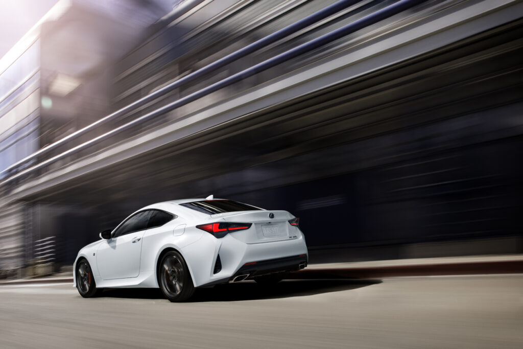 У 2025 році у Lexus з'явиться нове гібридне спорткупе преміум-класу