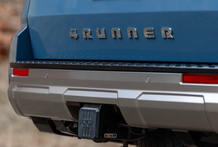Toyota опублікувала перше зображення нового 4Runner
