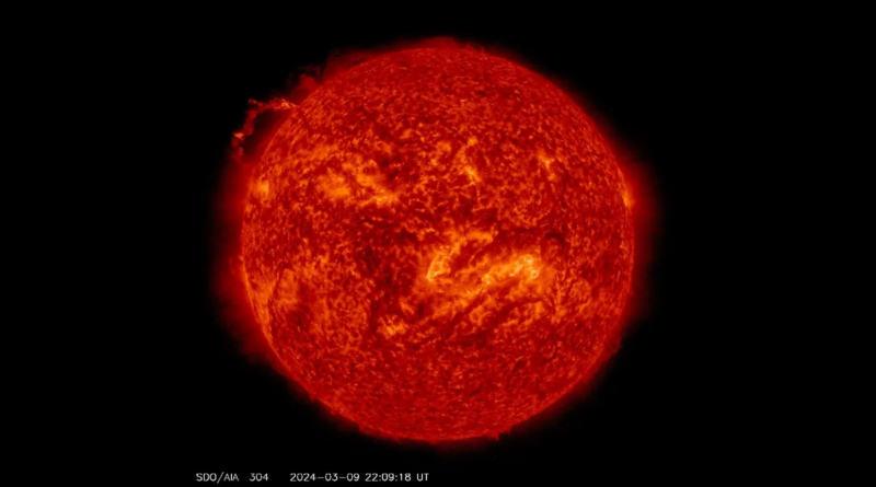 Масивне виверження на Сонці, ймовірно, викинуло плазму через космос і на Меркурій