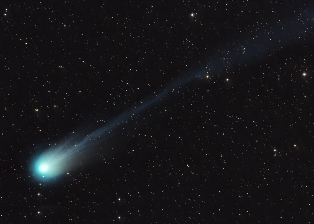"Комету диявола" нарешті можна побачити неозброєним оком під дуже темним небом