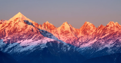 Який найдовший гірський хребет на Землі?