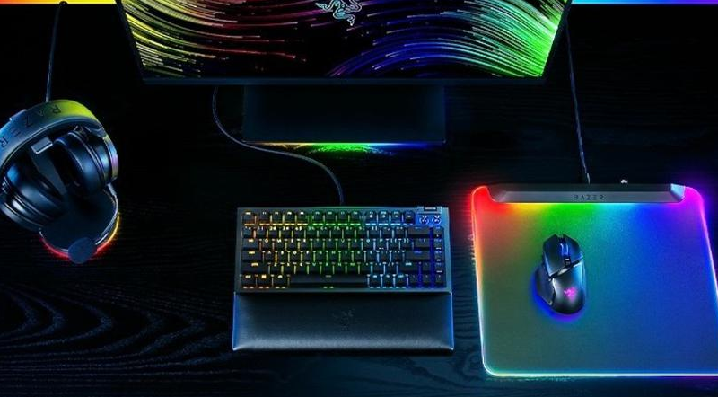 Razer представила Firefly V2 Pro: килимок для миші з RGB-підсвічуванням і двома USB-портами
