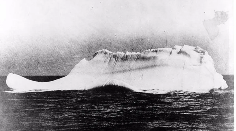 Айсберг, який потопив "Титанік", може бути зображений на віднайденій фотографії 1912 року