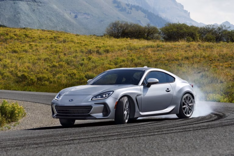 В США в три раза упали продажи новых Subaru BRZ