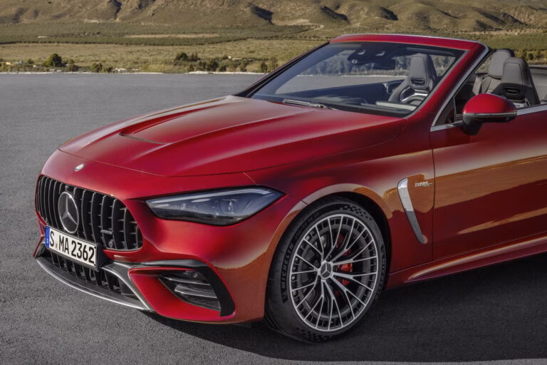 Mercedes-AMG може відмовитися від малолітражних гібридів на користь V8