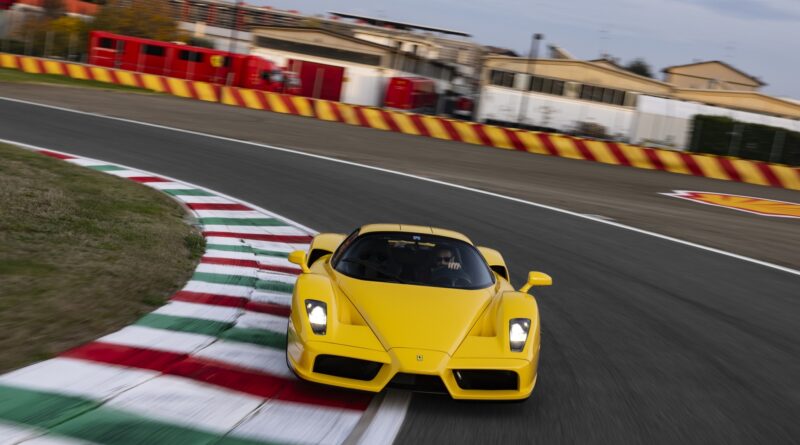 Компанія Pirelli випустила шини для давно знятих з виробництва моделей Ferrari