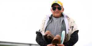 Одягнув 13 сорочок, 5 пар трусів і 6 штанів: пасажир знайшов спосіб не платити за багаж у літаку