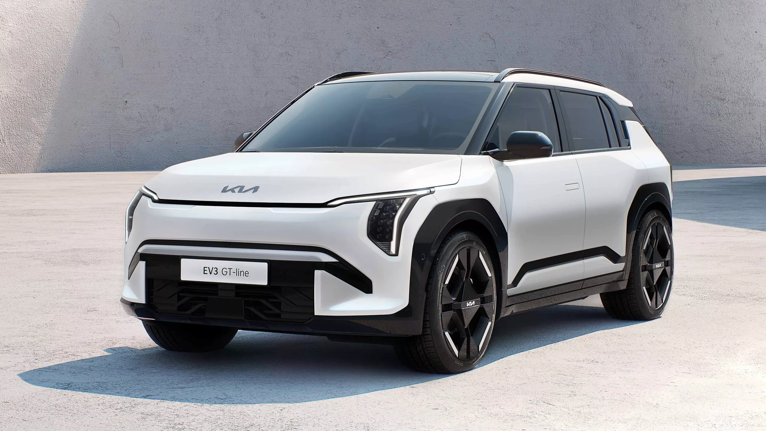 Kia представили EV3 2025 року: субкомпактний електричний SUV з запасом ходу 600 км