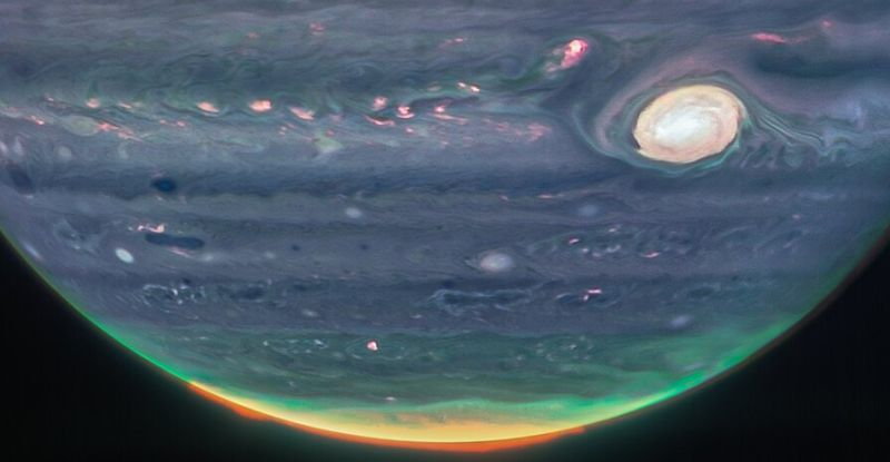 Світіння на нічному боці Юпітера може бути вирішальним сигналом на користь існування темної матерії