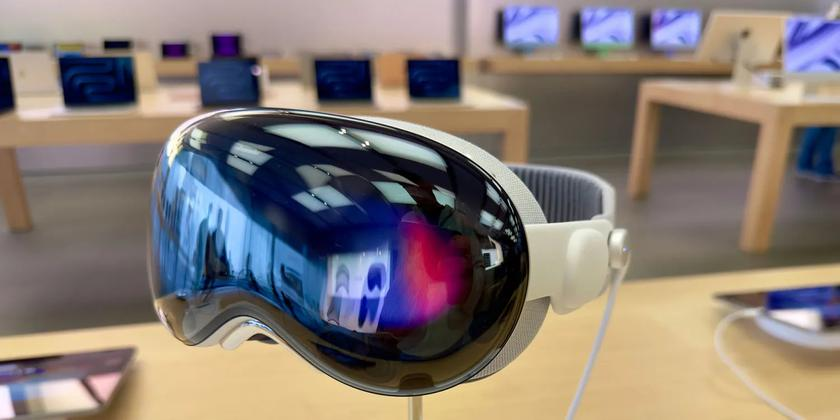 Apple розробляє більш доступну версію своєї гарнітури Vision, яка потребуватиме прив'язки до iPhone або Mac