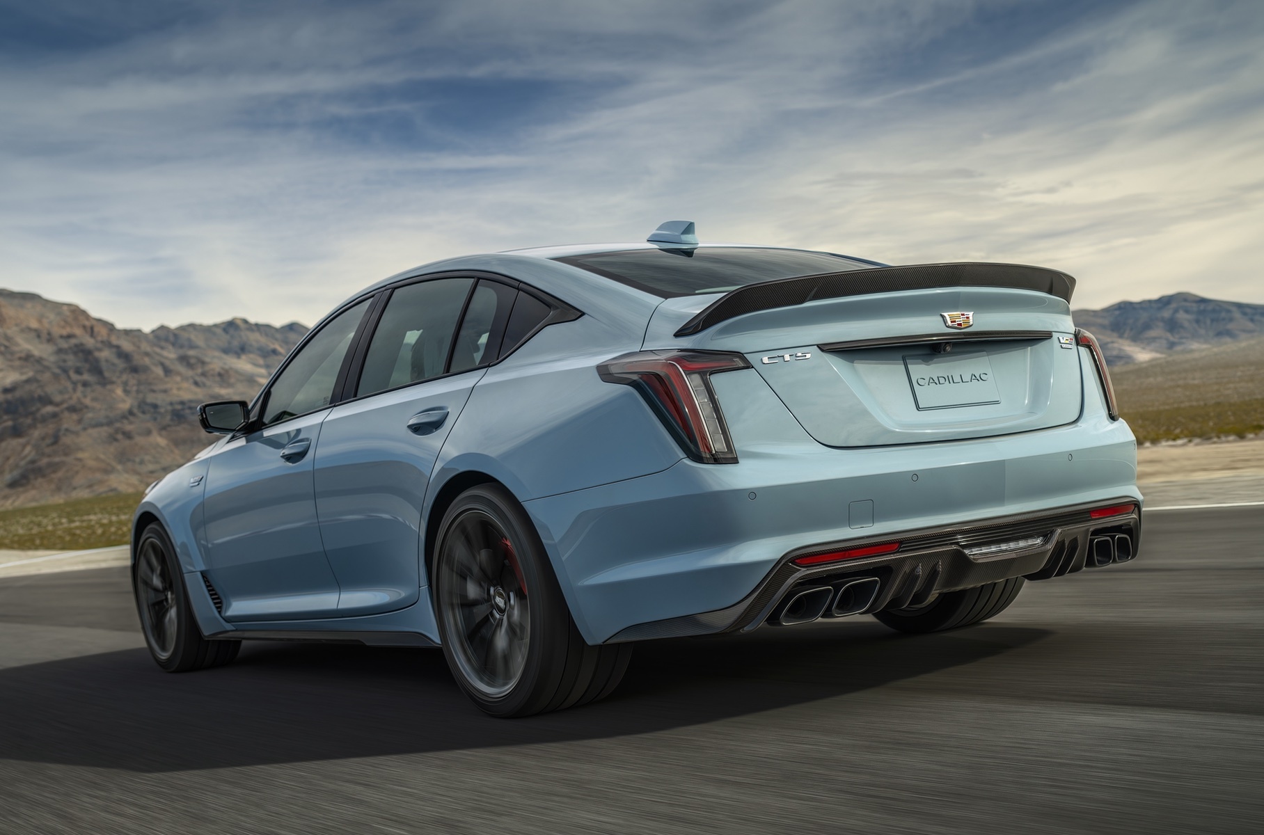 Компания Cadillac добавила «заряженному» CT5-V Blackwing трековый пакет