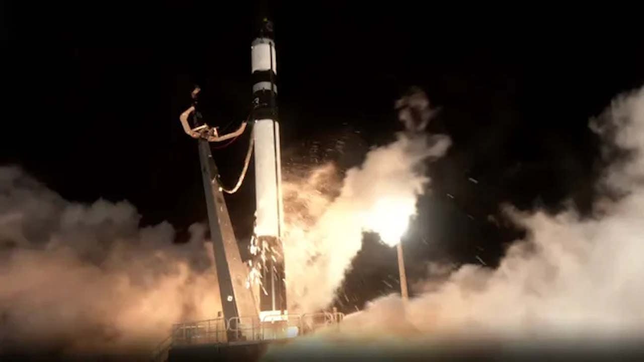 Компанія Rocket Lab вдесяте за рік запустила ракету Electron