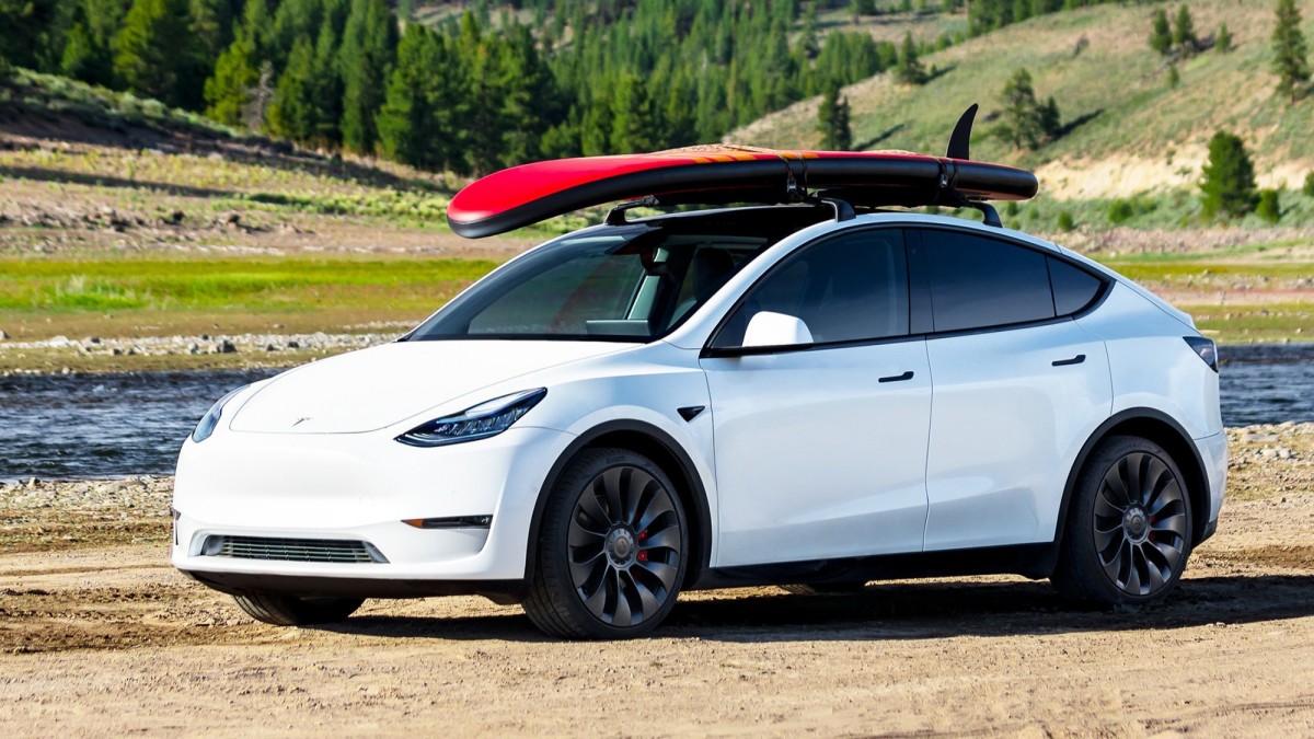 Tesla готується до запуску шестимісної Model Y в Китаї до кінця 2025 року