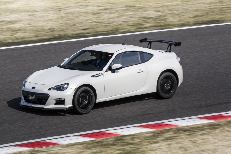 Subaru BRZ представили на офіційних фото в новому ексклюзивному кольорі