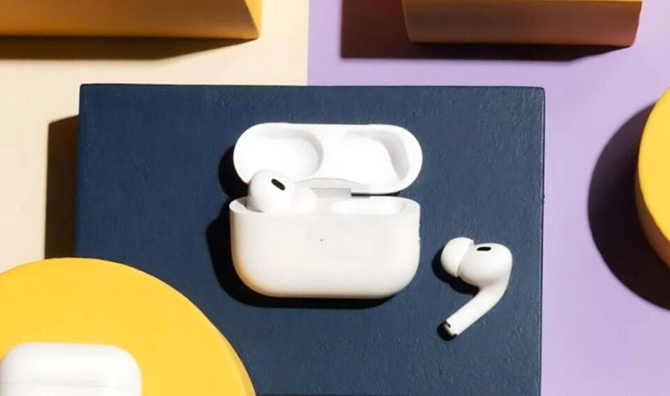 Apple представить нові AirPods Pro: інновації для здоров'я і технологій в 2025 році