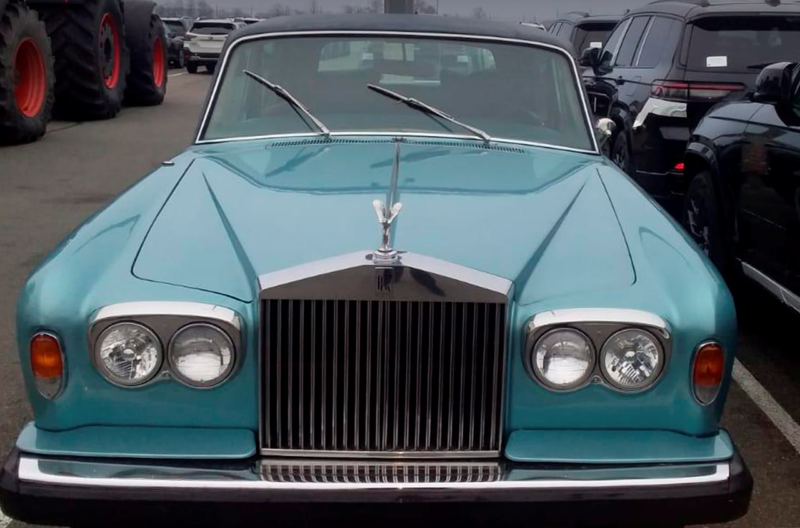 Розкішний Rolls-Royce Silver Wraith II потрапив під арешт у Києві