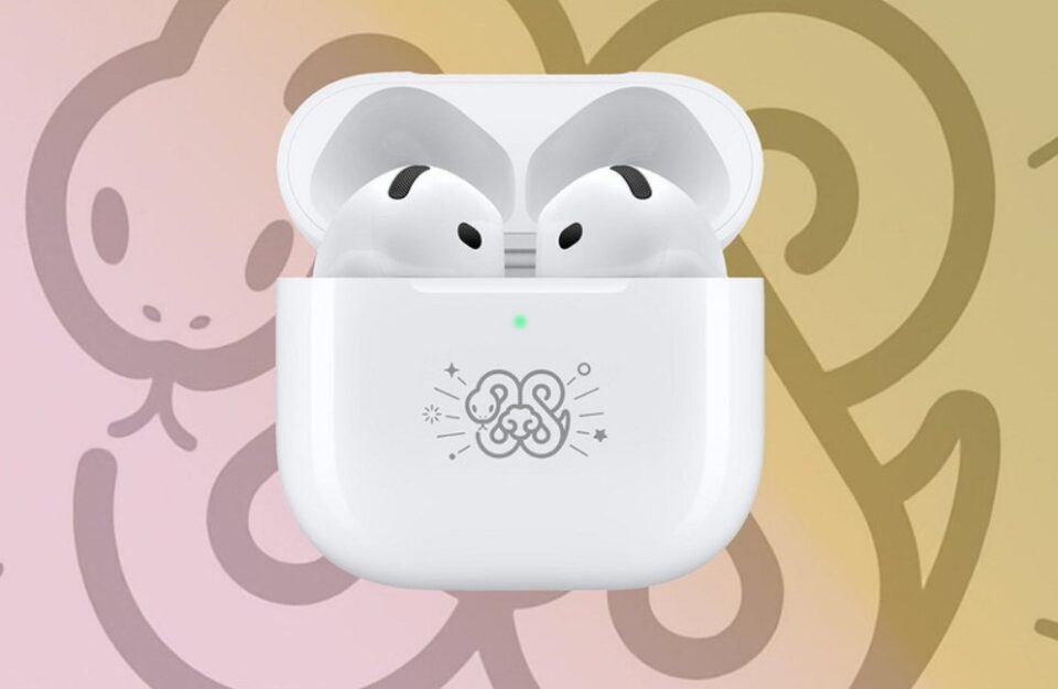 Ексклюзивні AirPods 4: унікальний дизайн до року Змії