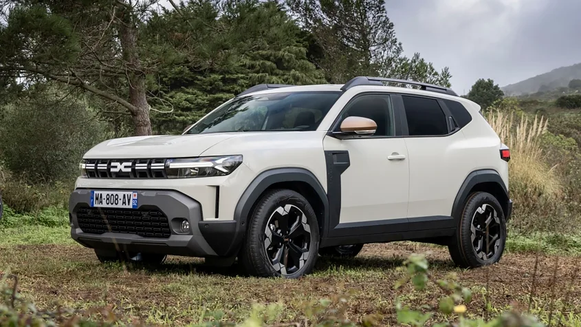 Dacia Duster Hybrid 4x4: повний привід, автоматична трансмісія та новий рівень бездоріжжя