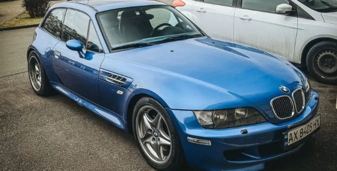 Рідкісний спорткар BMW Z3 M Coupe 1999 року помітили у Києві